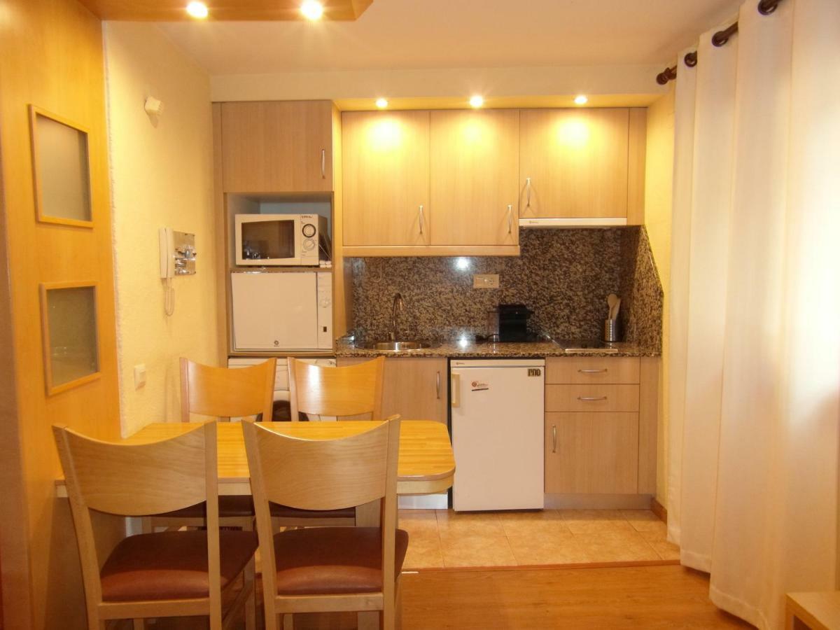 B06 - Mayor 22, 1º - Villmor Apartment Benasque Bagian luar foto