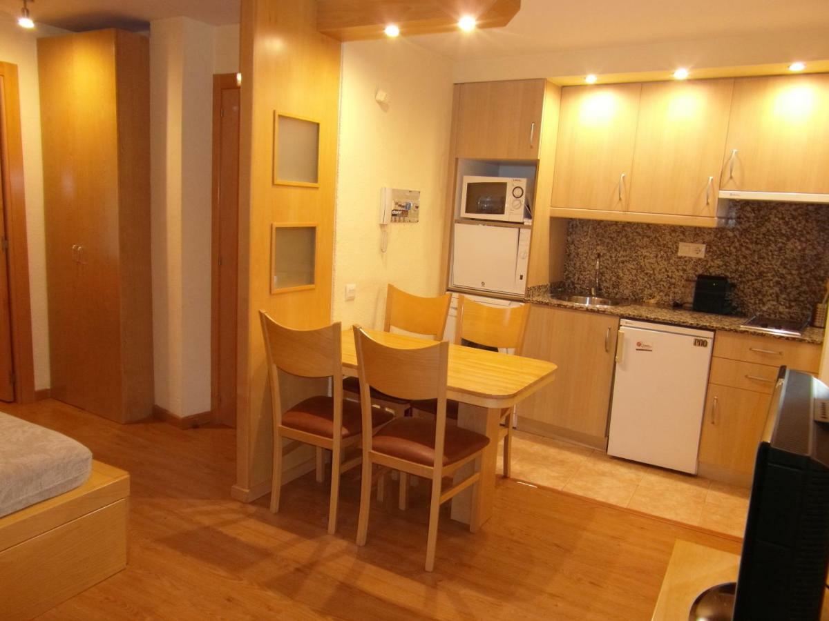 B06 - Mayor 22, 1º - Villmor Apartment Benasque Bagian luar foto
